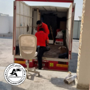 سيارة نقل عفش صغيرة